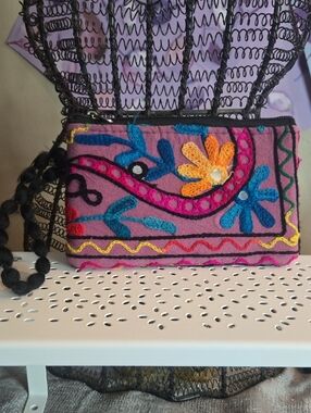 Embroidered Floral Wristlet - Pink